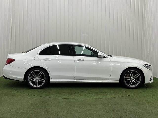 MERCEDES BENZ E class sedan