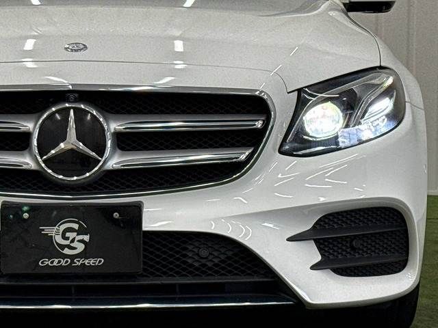 MERCEDES BENZ E class sedan