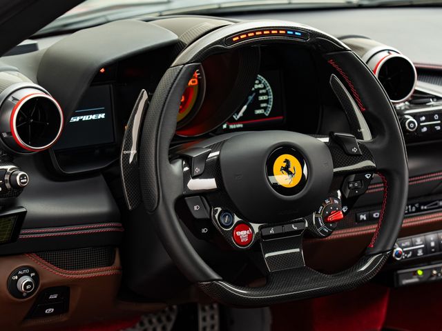 FERRARI F8 Spider