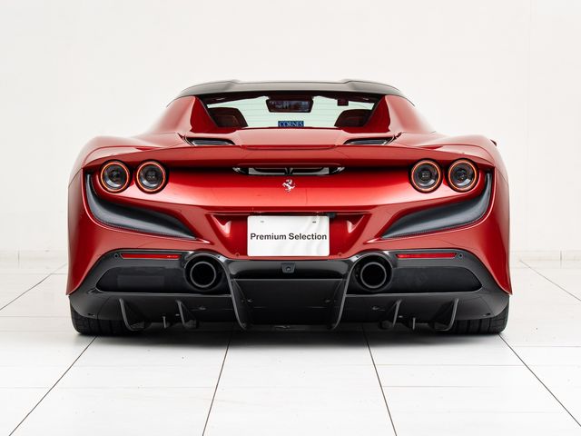 FERRARI F8 Spider