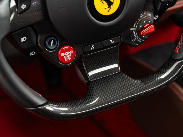 FERRARI F8 Spider