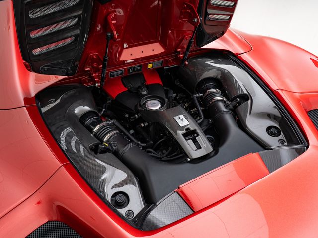FERRARI F8 Spider