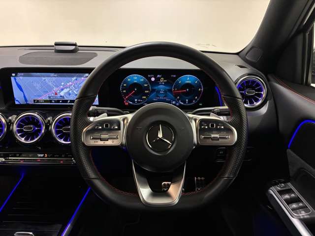 MERCEDES BENZ GLB