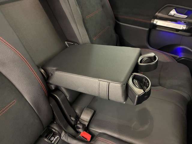 MERCEDES BENZ GLB