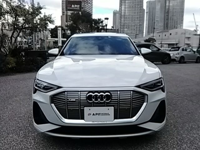 AUDI e-tron SPORTBACK