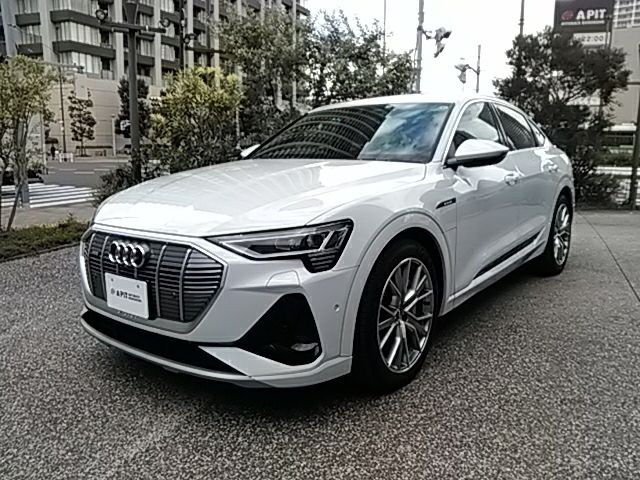 AUDI e-tron SPORTBACK