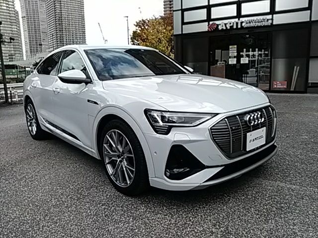 AUDI e-tron SPORTBACK