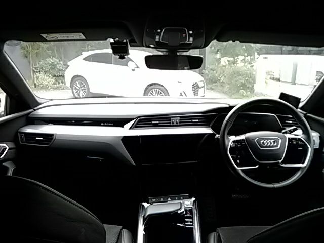 AUDI e-tron SPORTBACK