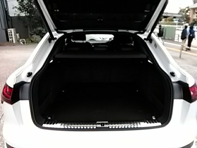 AUDI e-tron SPORTBACK