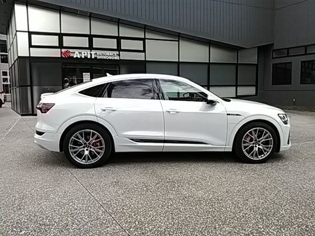 AUDI e-tron SPORTBACK