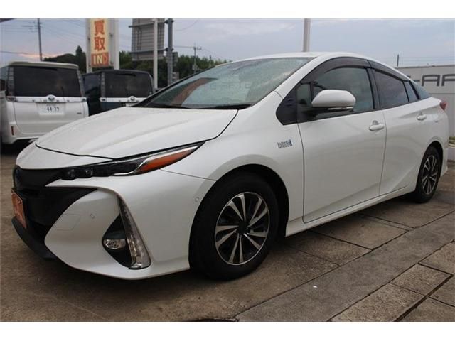 PRIUS PHV