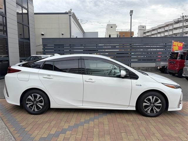 PRIUS PHV
