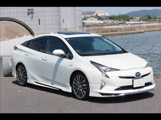PRIUS 4WD