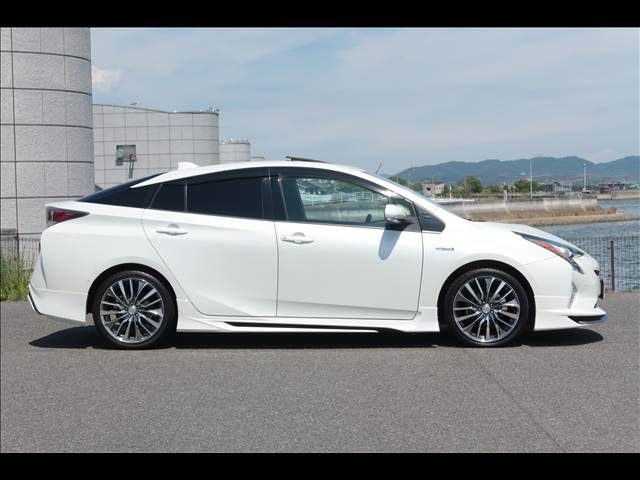 PRIUS 4WD