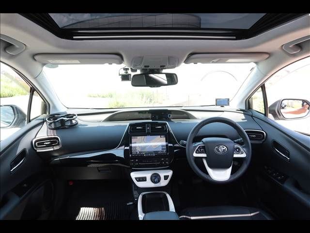 PRIUS 4WD