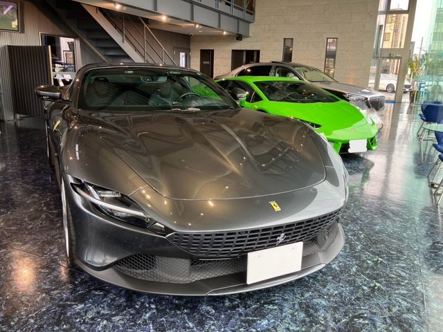 FERRARI Roma