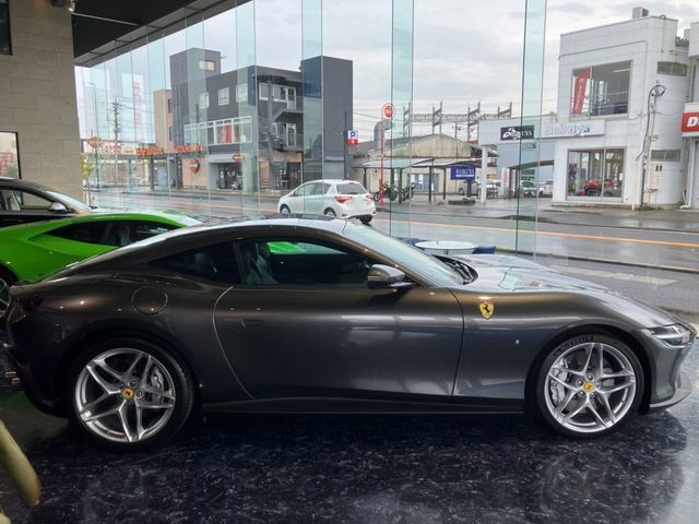 FERRARI Roma