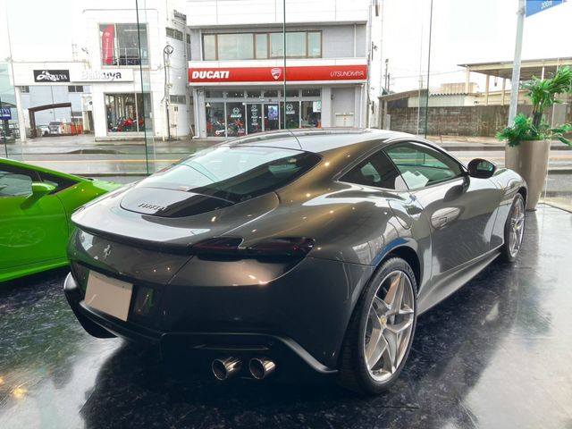 FERRARI Roma