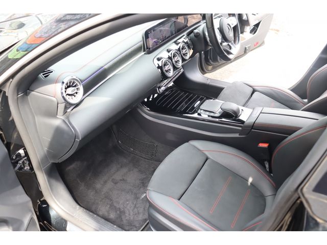 MERCEDES BENZ CLA Shooting Brake