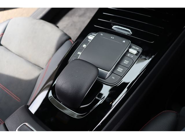 MERCEDES BENZ CLA Shooting Brake