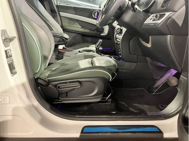 MINI COOPER D CROSSOVER