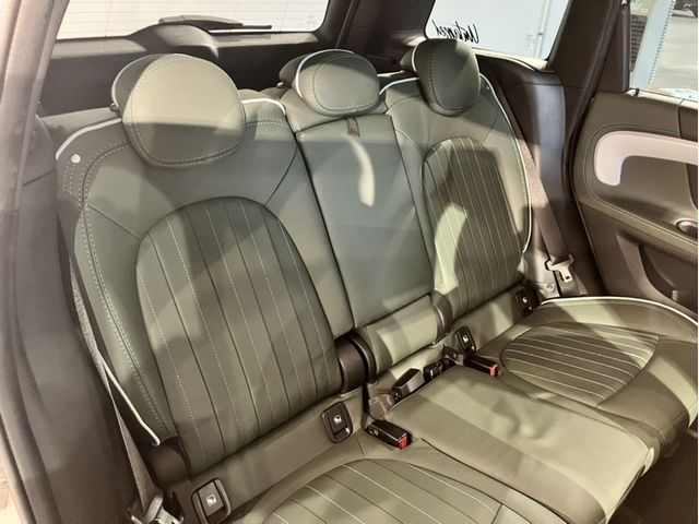 MINI COOPER D CROSSOVER