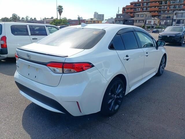 COROLLA sedan