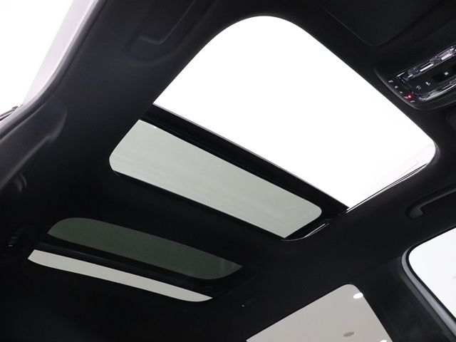 MERCEDES BENZ GLB