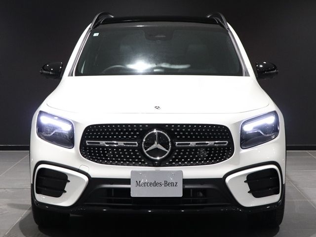 MERCEDES BENZ GLB