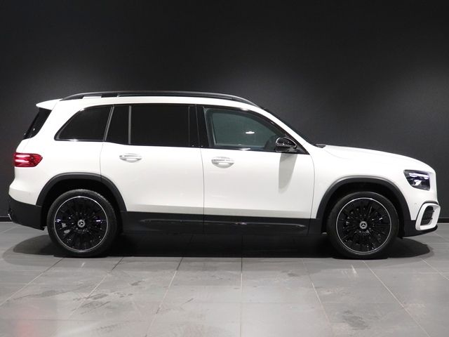 MERCEDES BENZ GLB