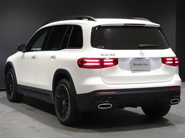 MERCEDES BENZ GLB