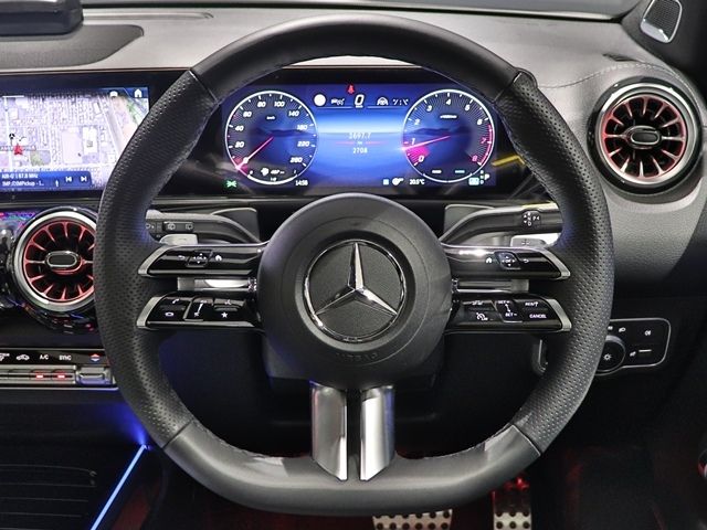 MERCEDES BENZ GLB