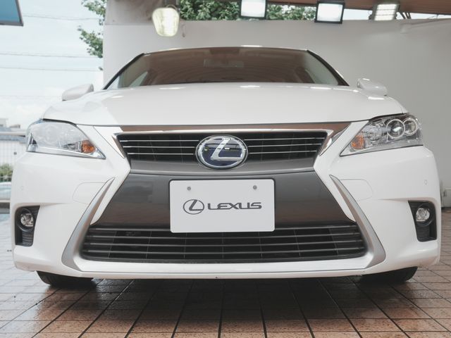 LEXUS CT200h