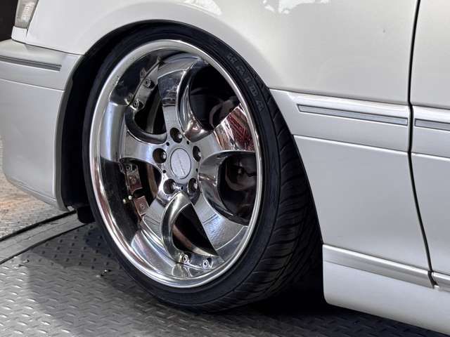 CROWN sedan