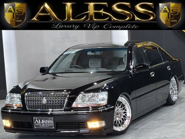 CROWN MAJESTA