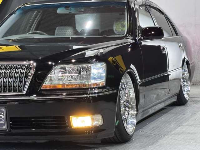 CROWN MAJESTA