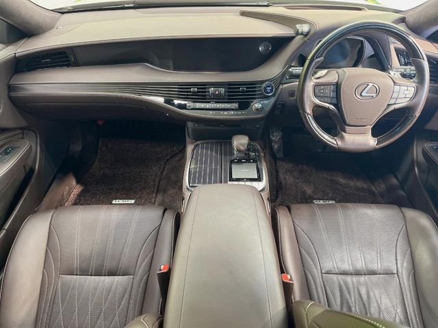 LEXUS LS500h 4WD