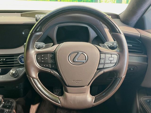 LEXUS LS500h 4WD