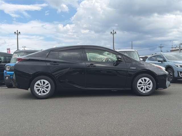 PRIUS 4WD