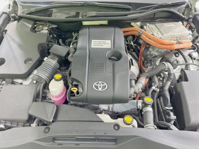CROWN sedan hybrid