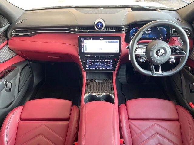 MASERATI Grecale