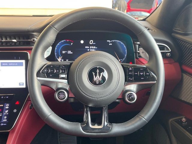MASERATI Grecale