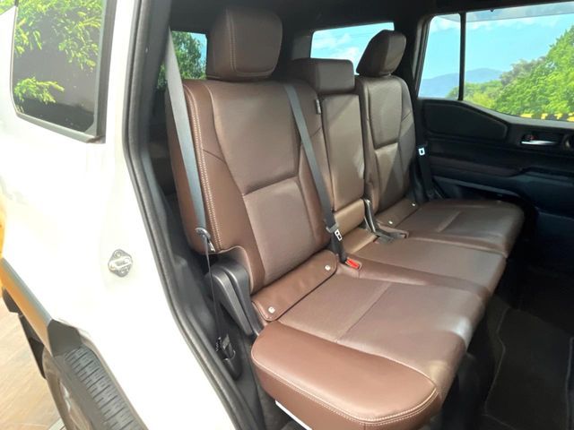 LANDCRUISER 250