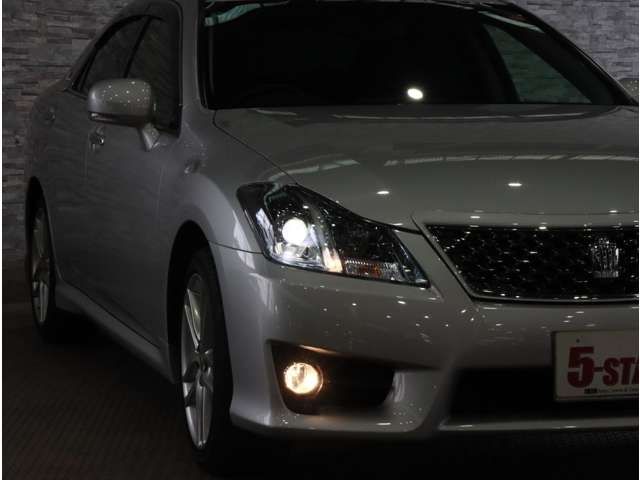 CROWN sedan