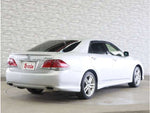 CROWN sedan