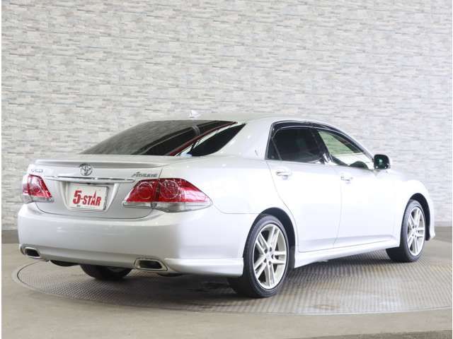 CROWN sedan