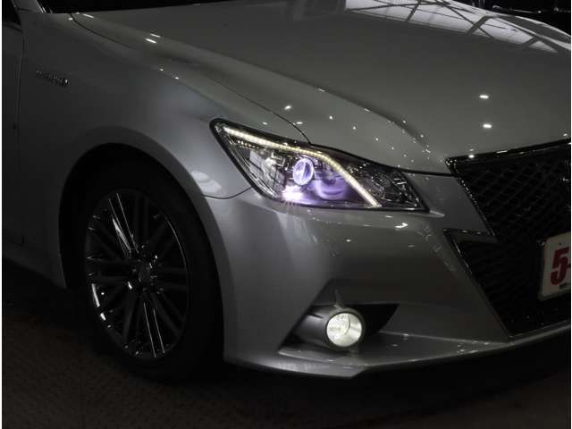 CROWN sedan
