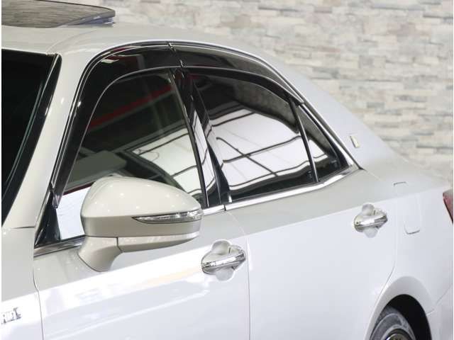 CROWN sedan