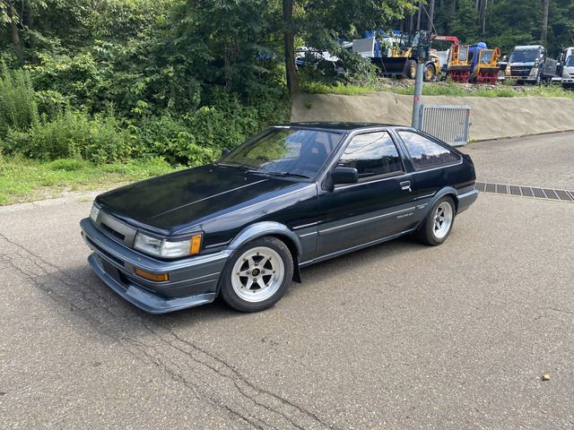 COROLLA LEVIN