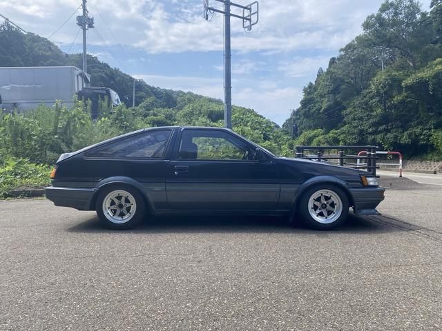 COROLLA LEVIN